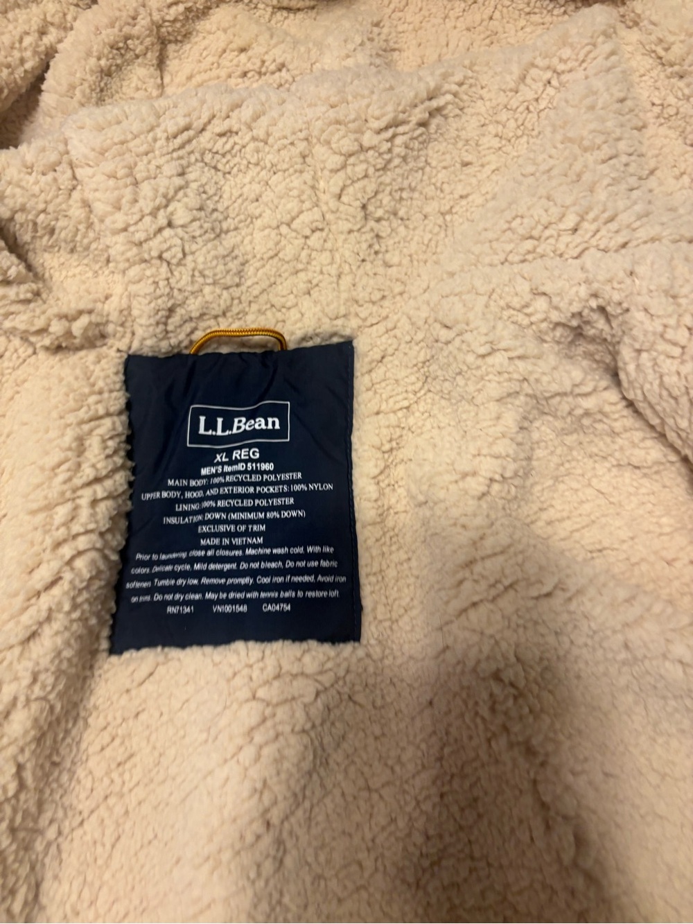 L.L. Bean Men's Hooded Puffer Jacket in Navy - Picture 5 of 6